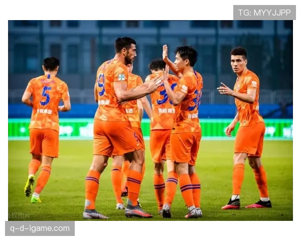 黄潜中场组织表现稳健，助力球队攻防兼备趋势明显