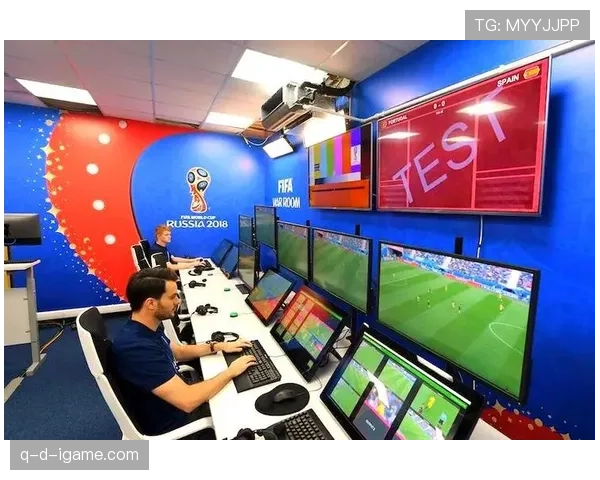 VAR延迟判罚背后：裁判为何允许争议时间悄然流逝？