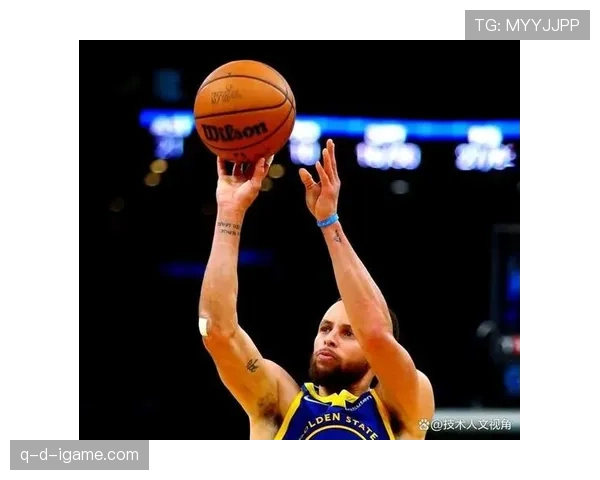 库里无球跑动制造错位，三分效率领跑联盟