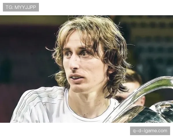 刷到莫德里奇那张早餐照，我这月攒钱计划瞬间破产